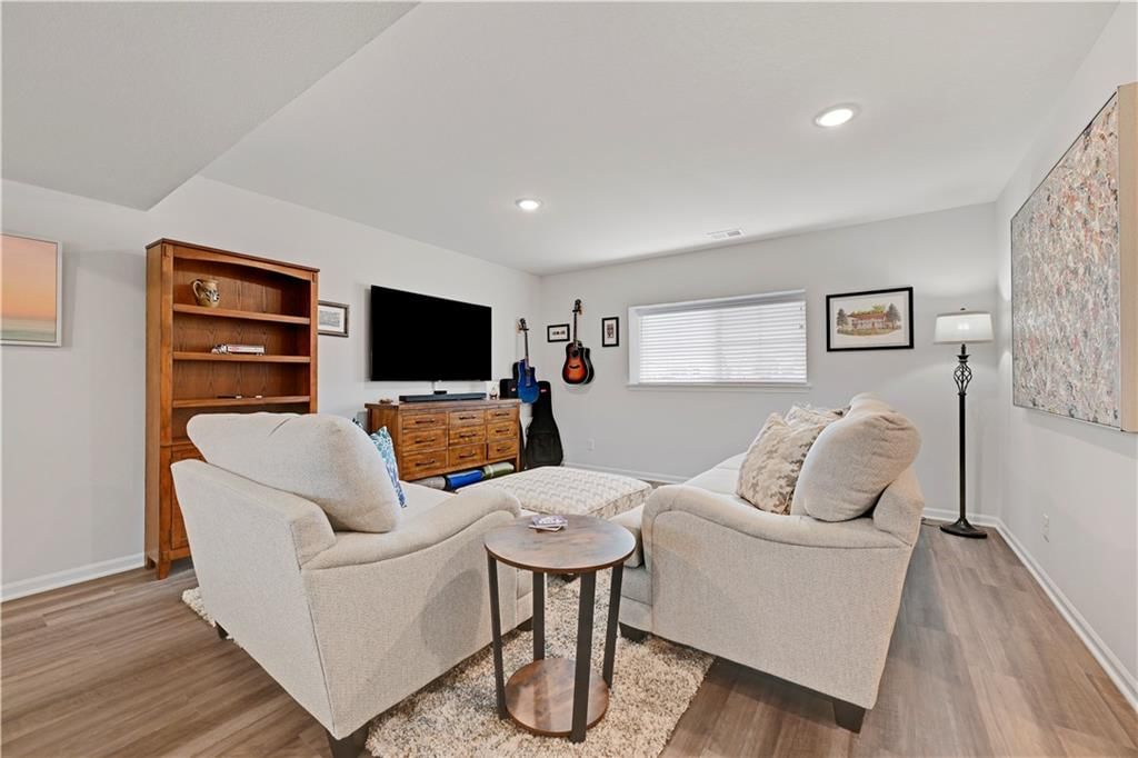 826 Shane Court — photo 23