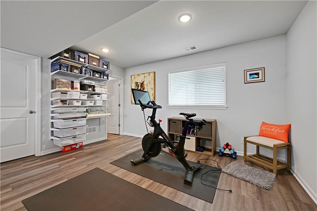 826 Shane Court — photo 27