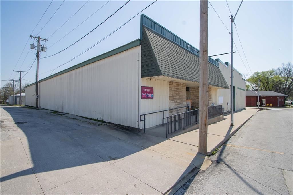114 E Benton Street — photo 2