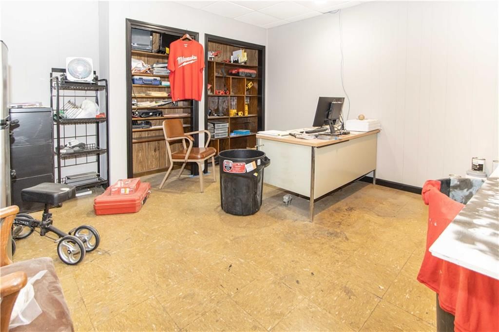 114 E Benton Street — photo 17