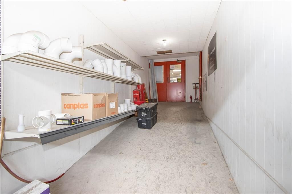 114 E Benton Street — photo 21