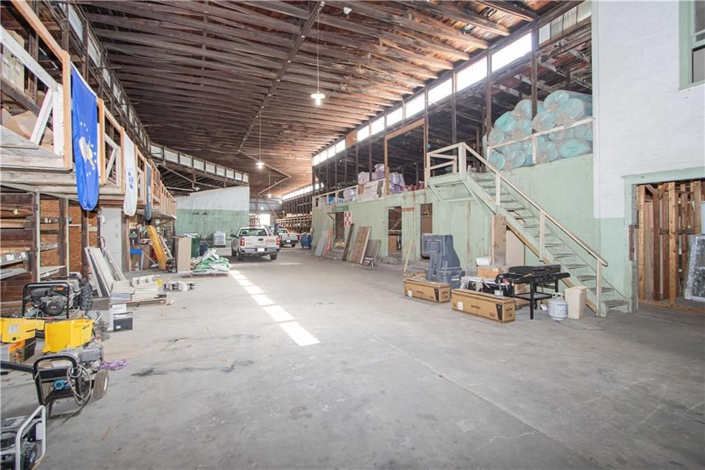 114 E Benton Street — photo 24