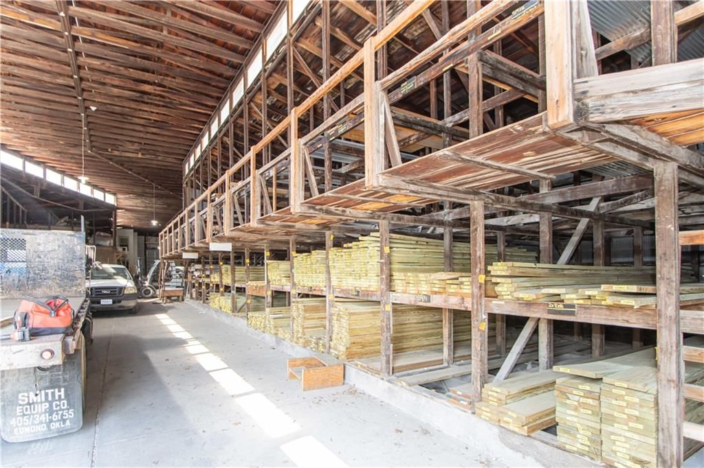 114 E Benton Street — photo 34