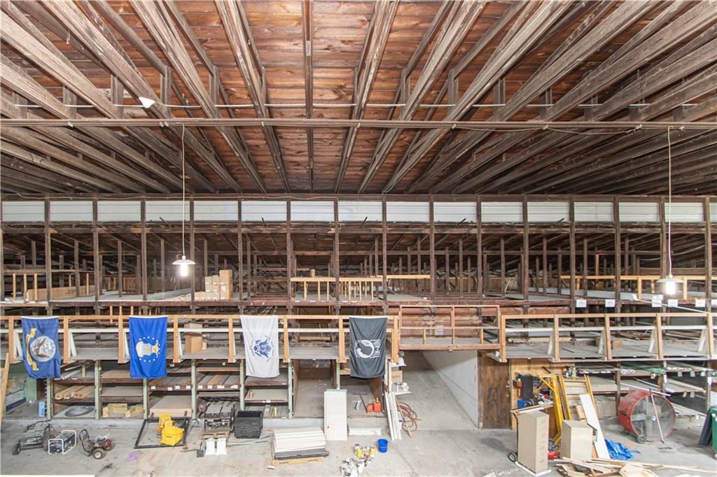 114 E Benton Street — photo 37