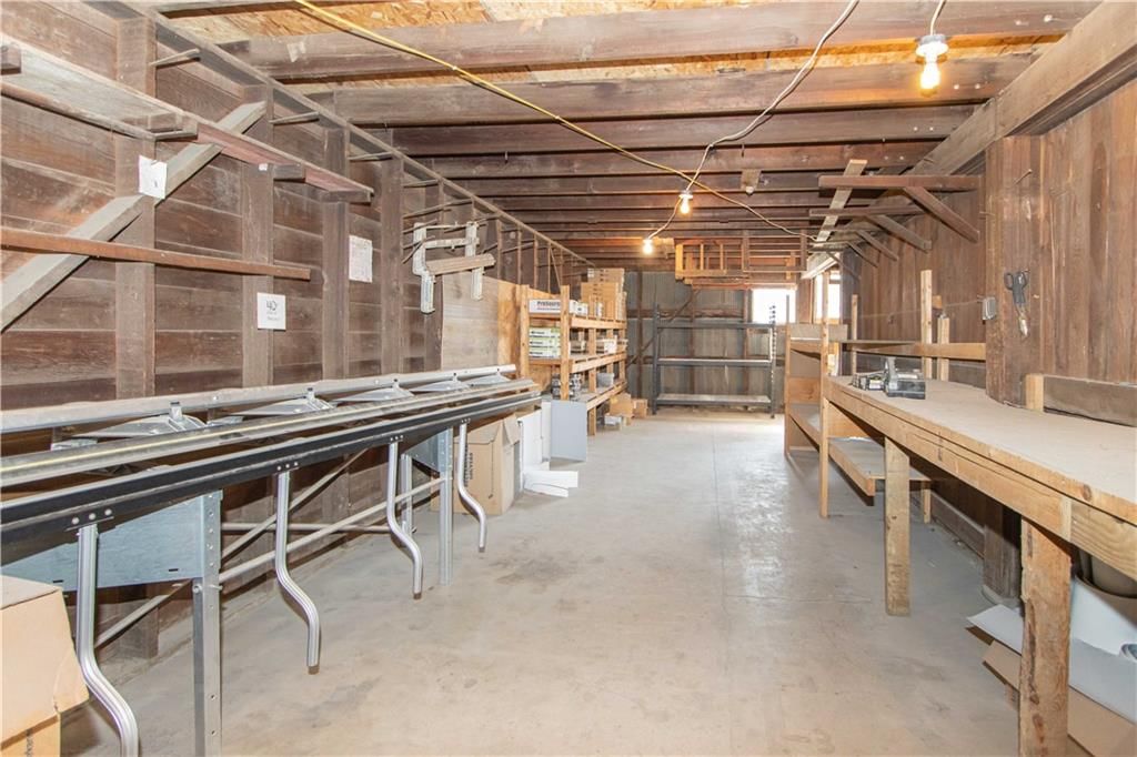 114 E Benton Street — photo 38
