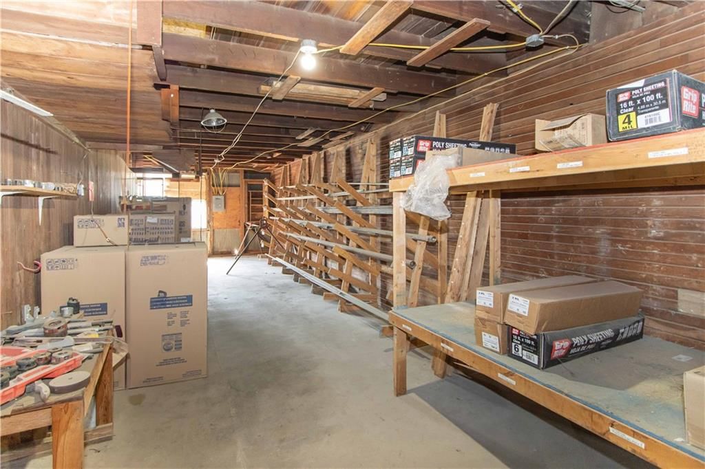 114 E Benton Street — photo 39