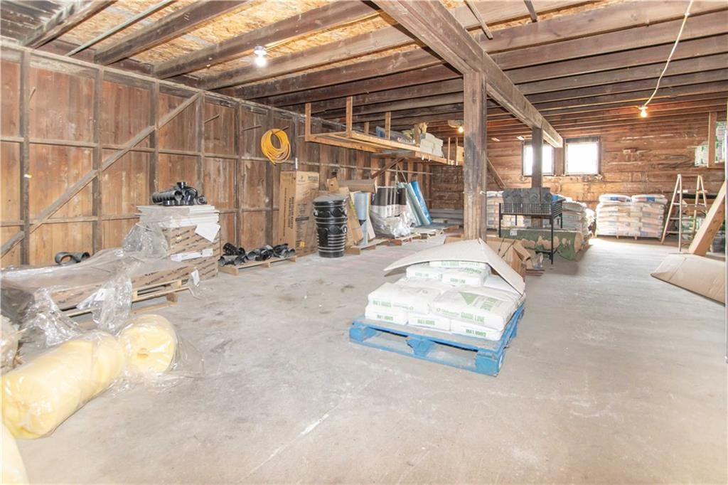 114 E Benton Street — photo 42