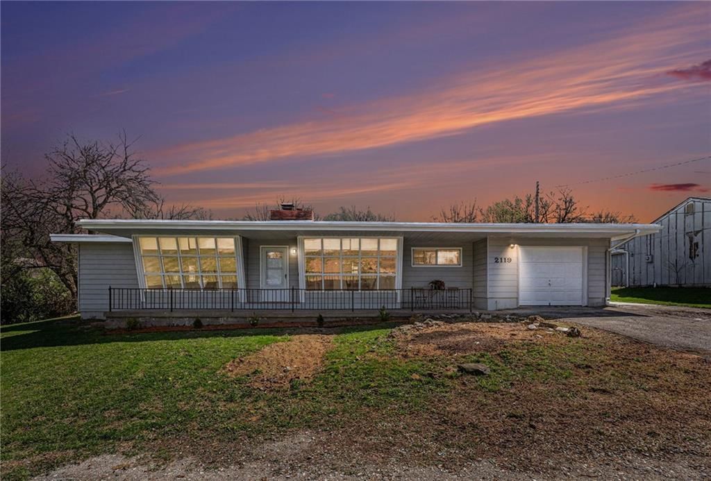 2119 S Lees Summit Road S, Independence, MO