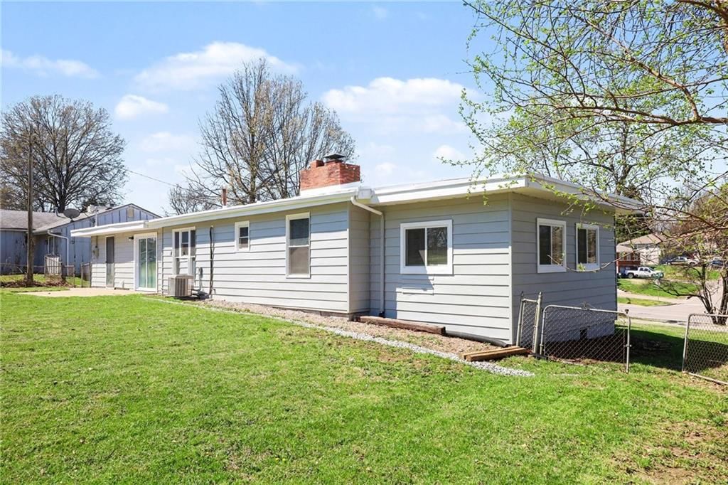 2119 S Lees Summit Road S — photo 27