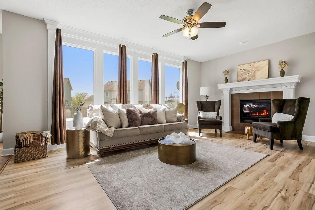 18447 W 154th Terrace — photo 4
