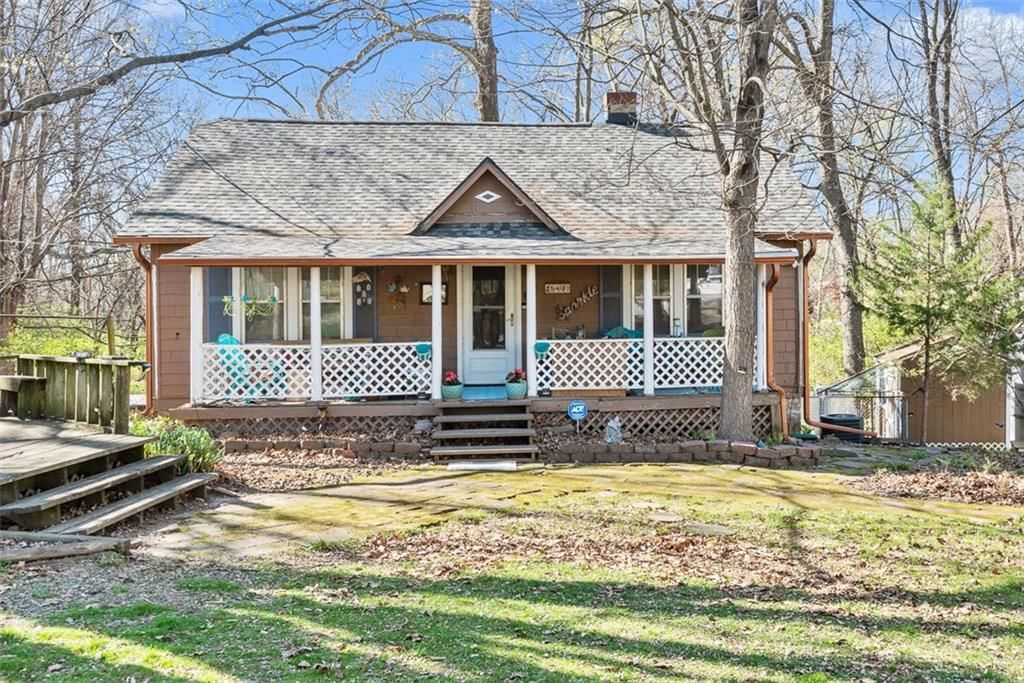 5401 NE Russell Road — photo 2
