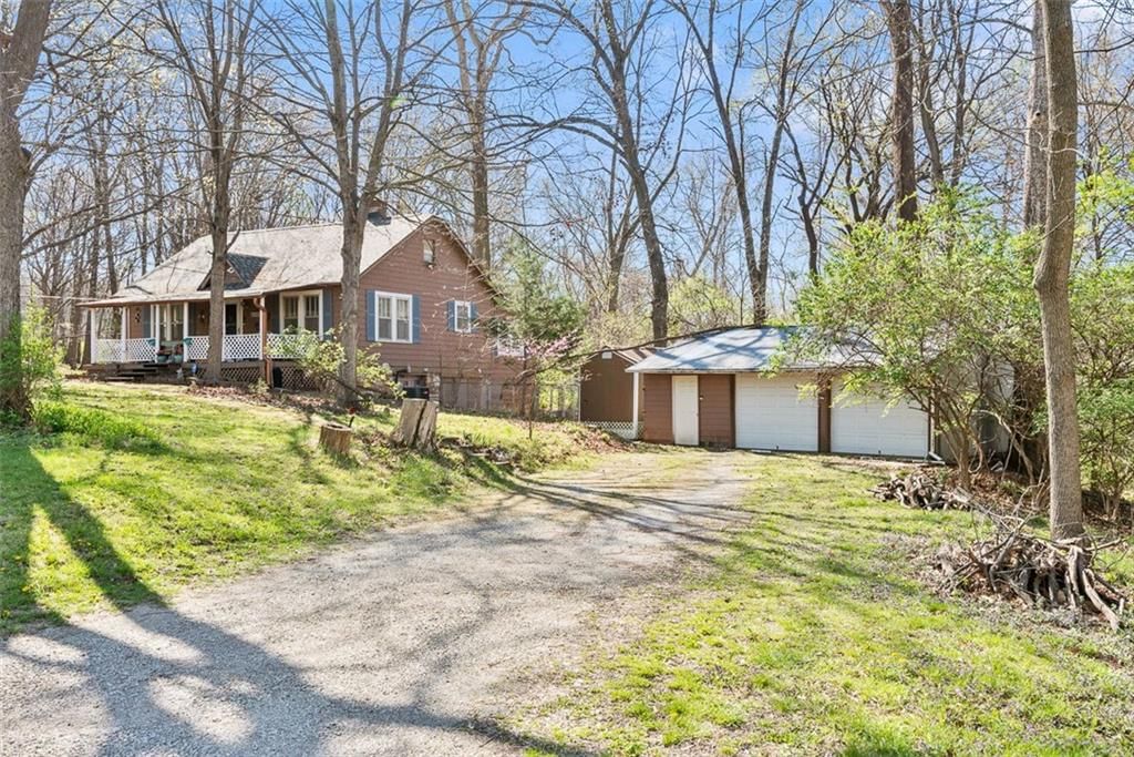 5401 NE Russell Road — photo 3