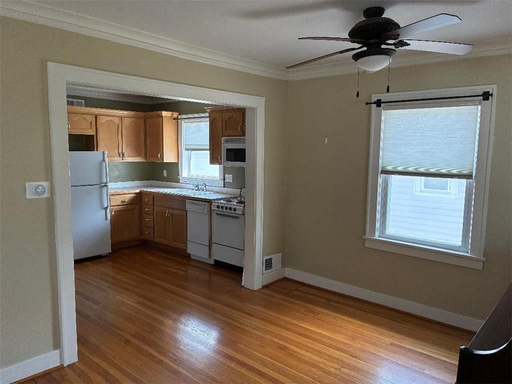 222 W 73rd Terrace — photo 10