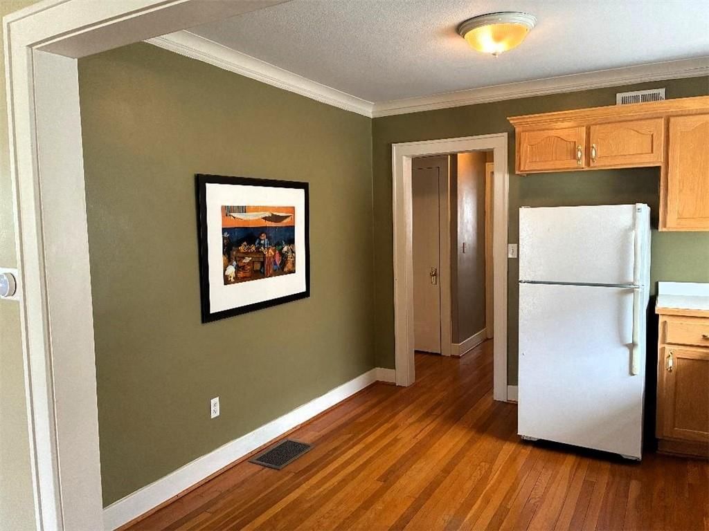 222 W 73rd Terrace — photo 12