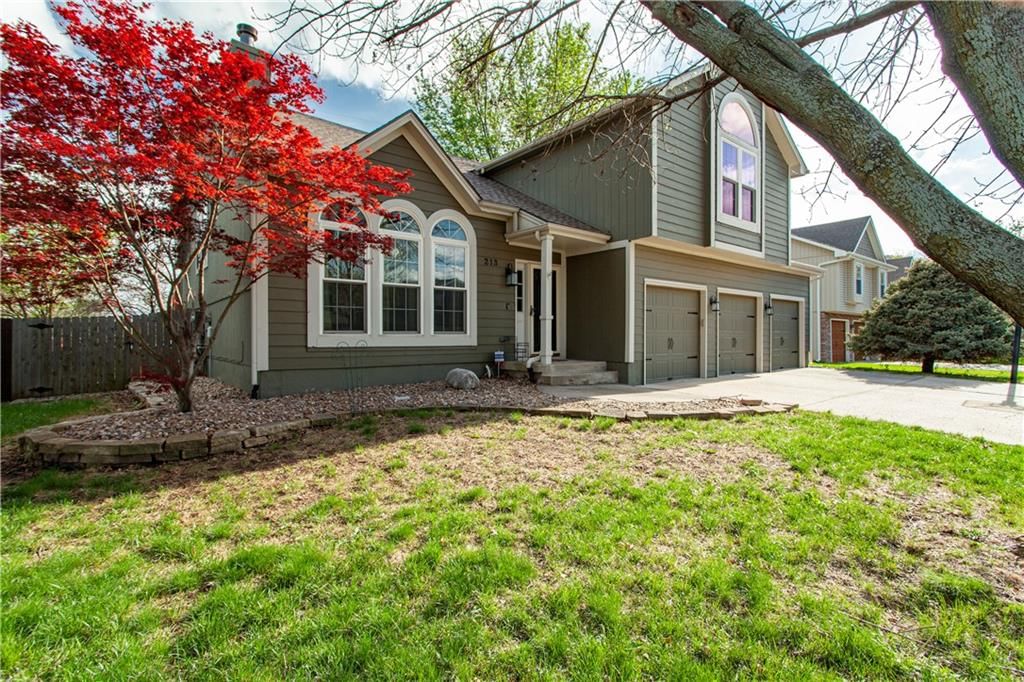 213 NE Dreamweaver Avenue — photo 3