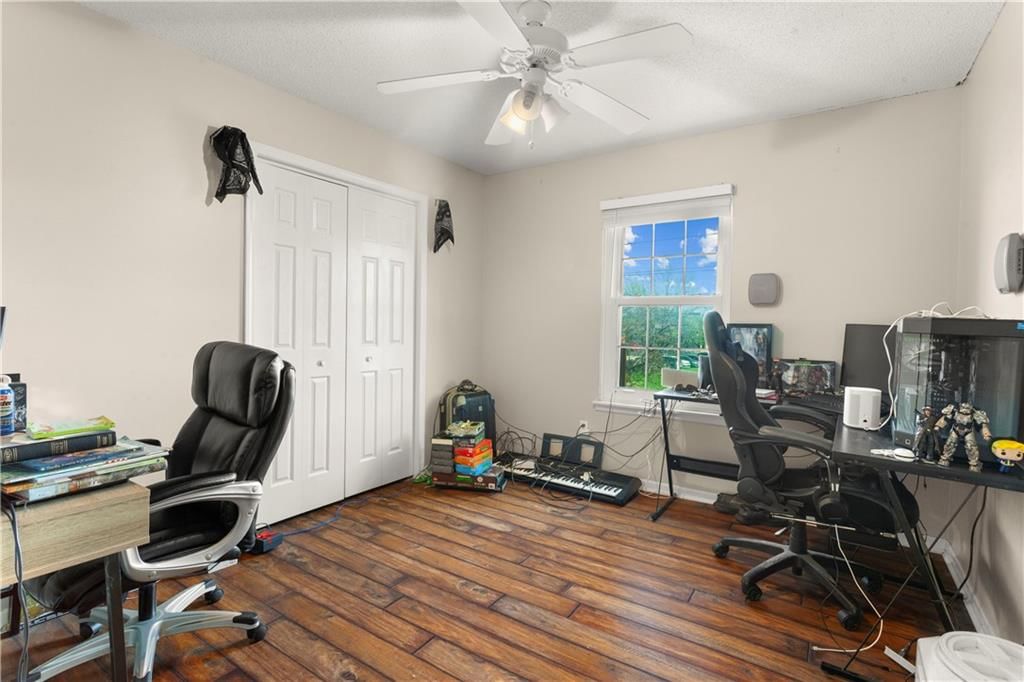 213 NE Dreamweaver Avenue — photo 24