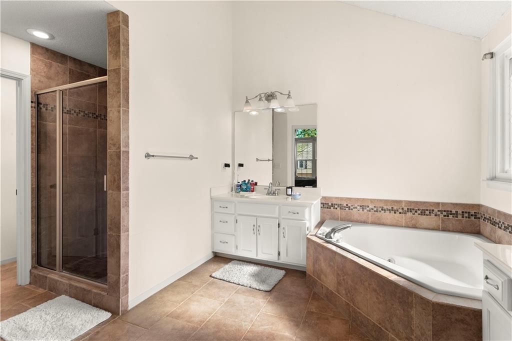 213 NE Dreamweaver Avenue — photo 33