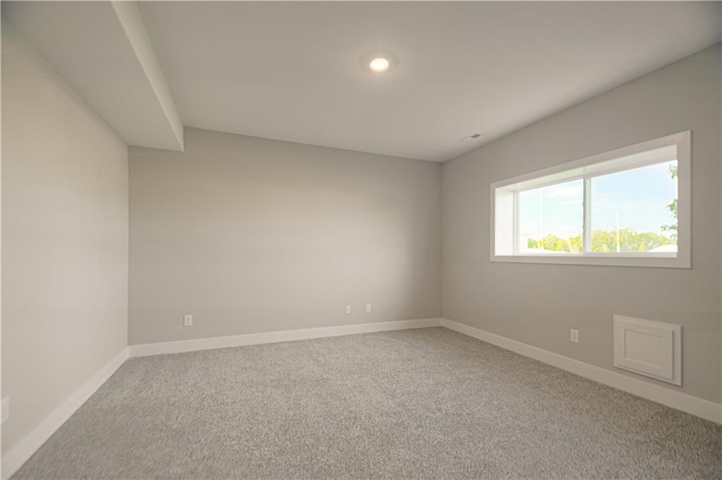 680 S Tybrook Avenue — photo 24