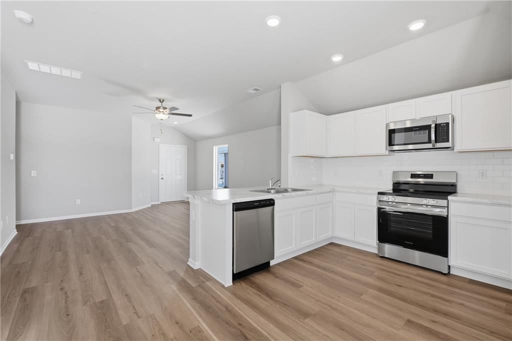 19427 Lincoln Street — photo 6