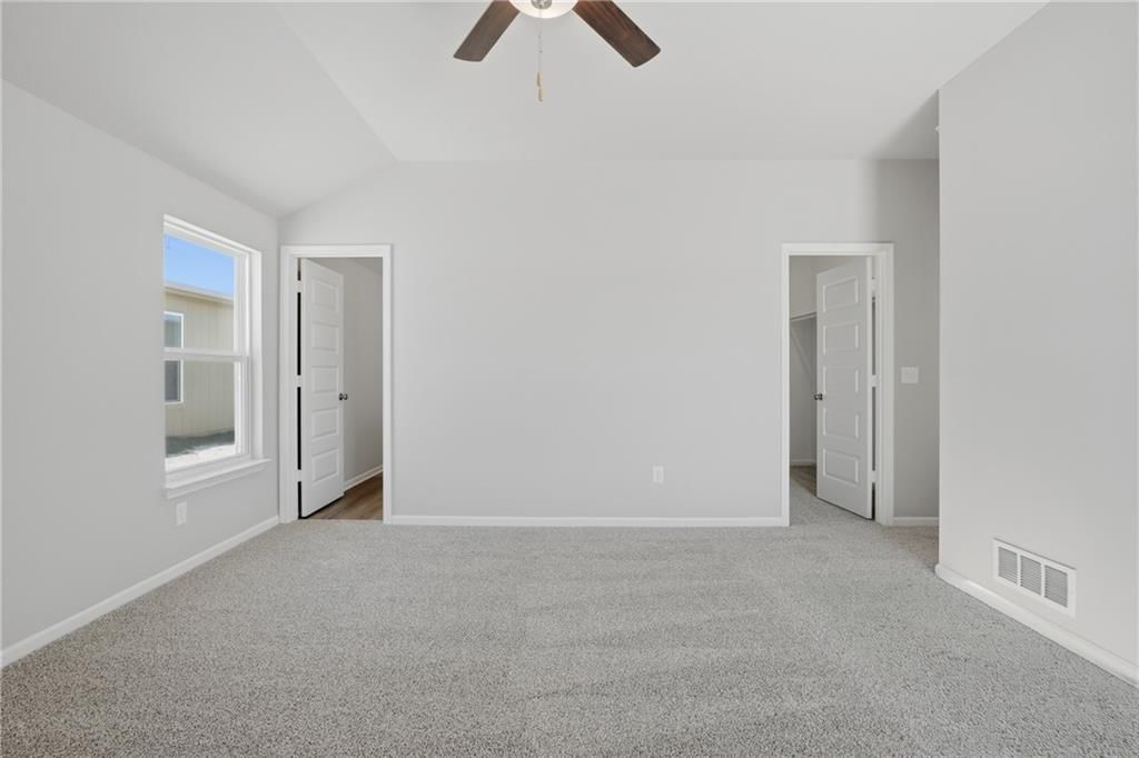 19427 Lincoln Street — photo 9