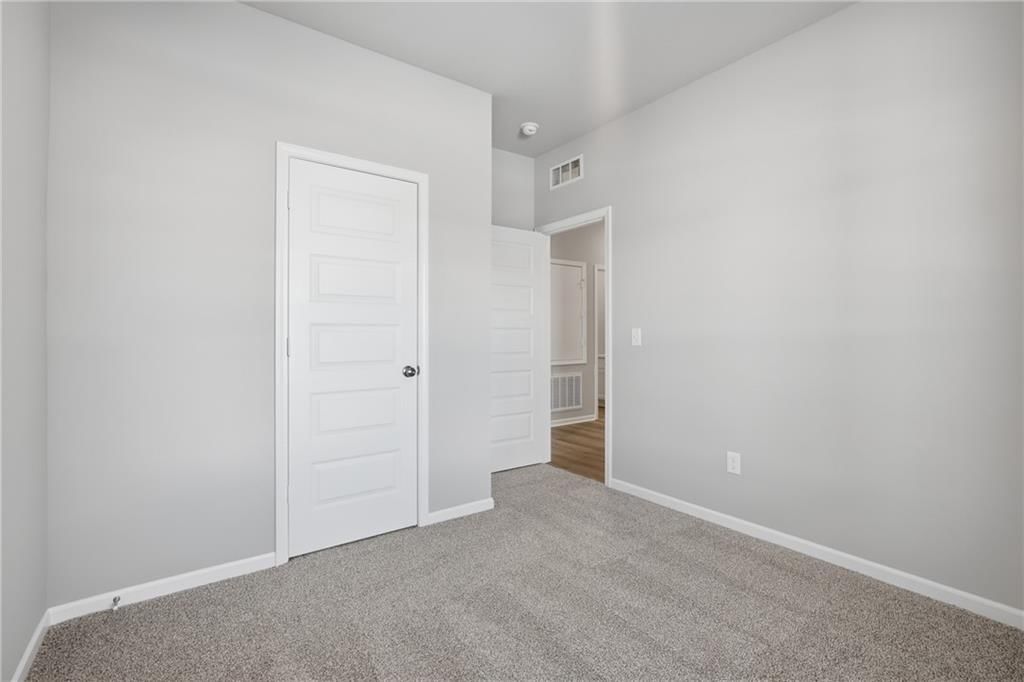 19427 Lincoln Street — photo 14