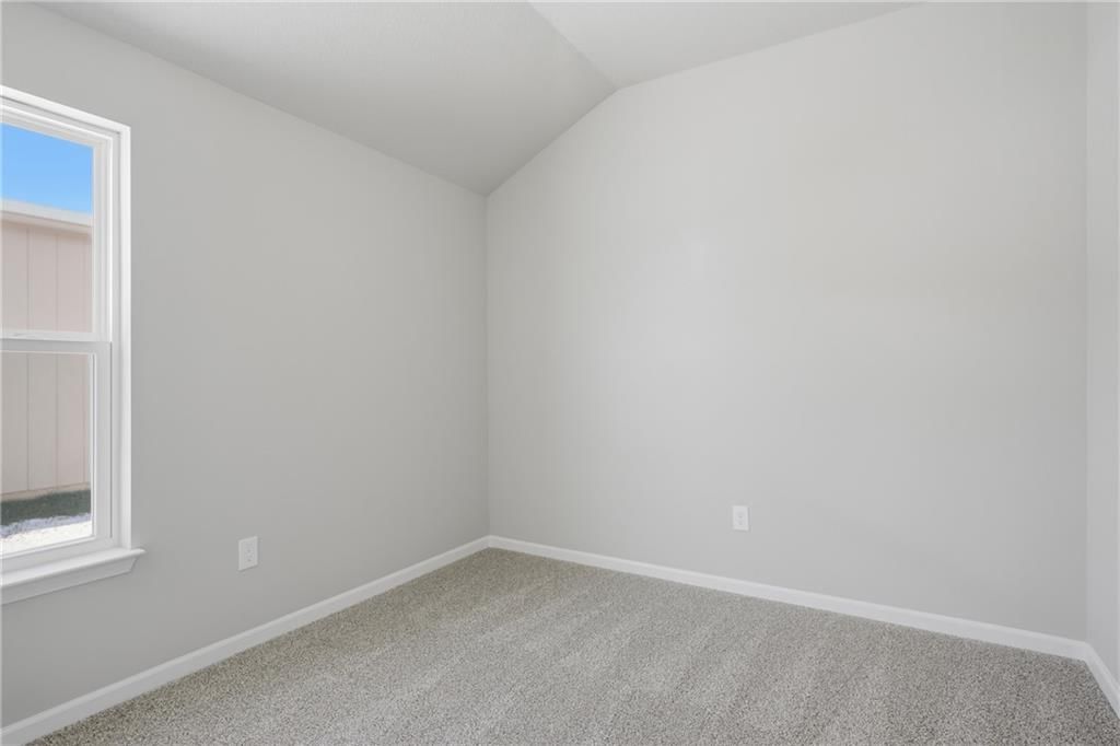 19427 Lincoln Street — photo 17