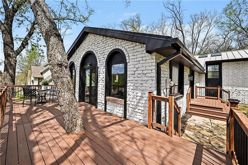 8305 NW Forest Drive — photo 3
