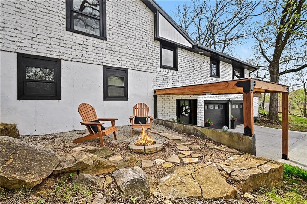 8305 NW Forest Drive — photo 4