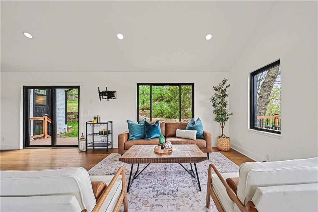 8305 NW Forest Drive — photo 8