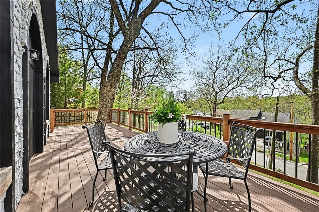 8305 NW Forest Drive — photo 32