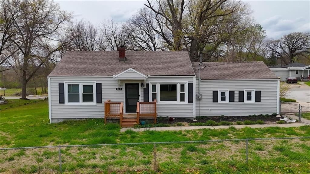 160 N Poe Street, Claycomo, MO