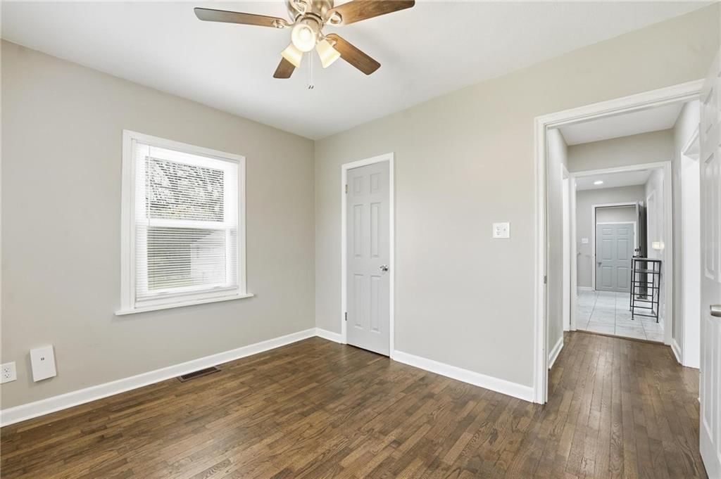 160 N Poe Street — photo 13