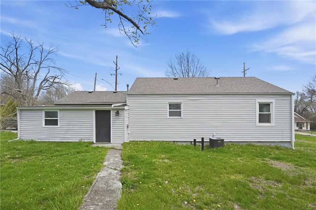 160 N Poe Street — photo 20