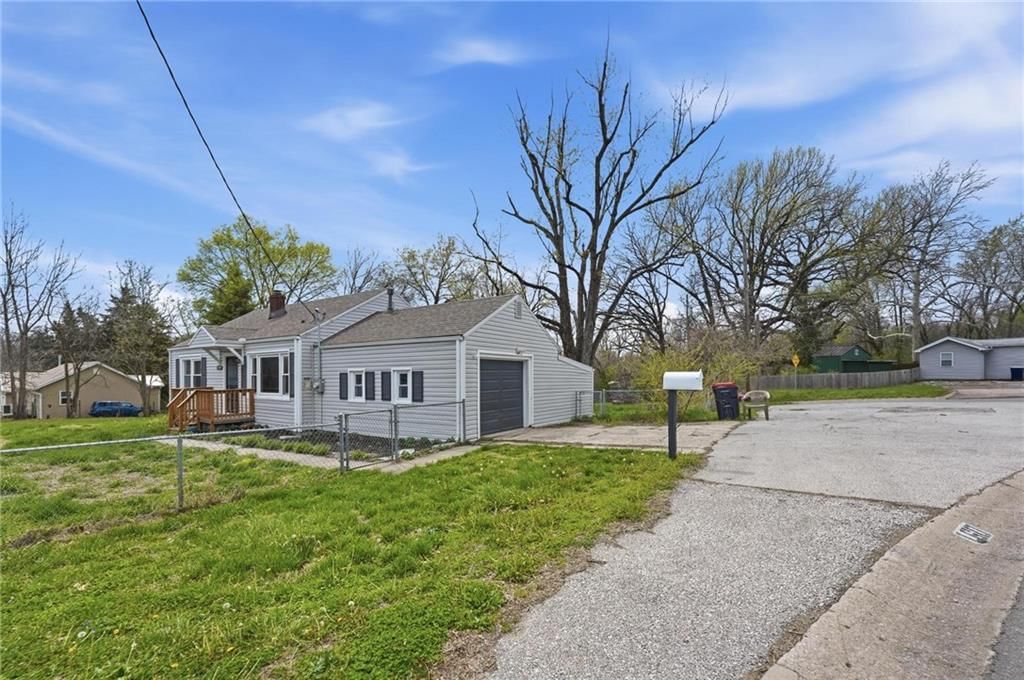 160 N Poe Street — photo 23