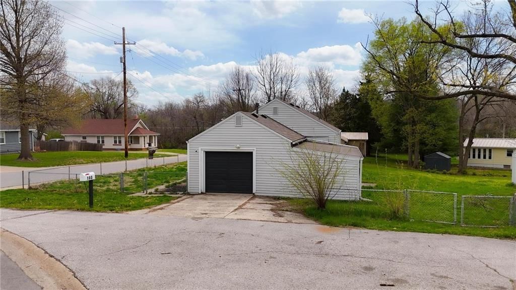 160 N Poe Street — photo 24