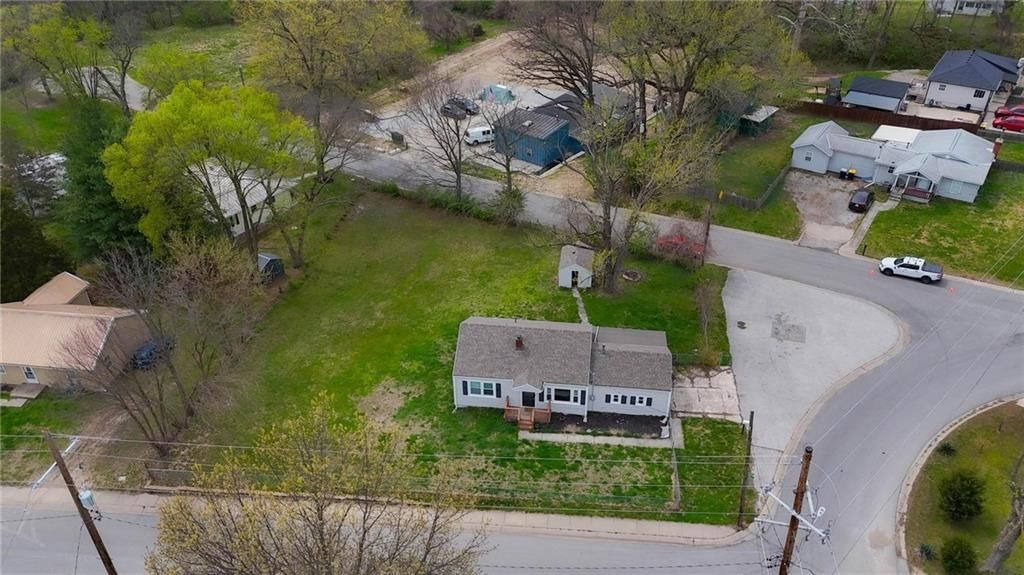 160 N Poe Street — photo 25