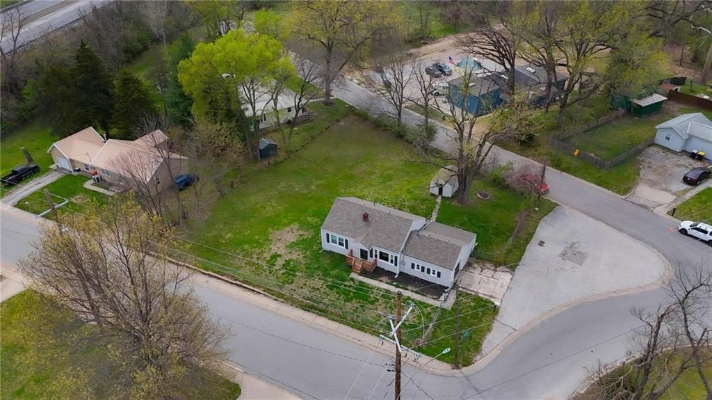 160 N Poe Street — photo 26