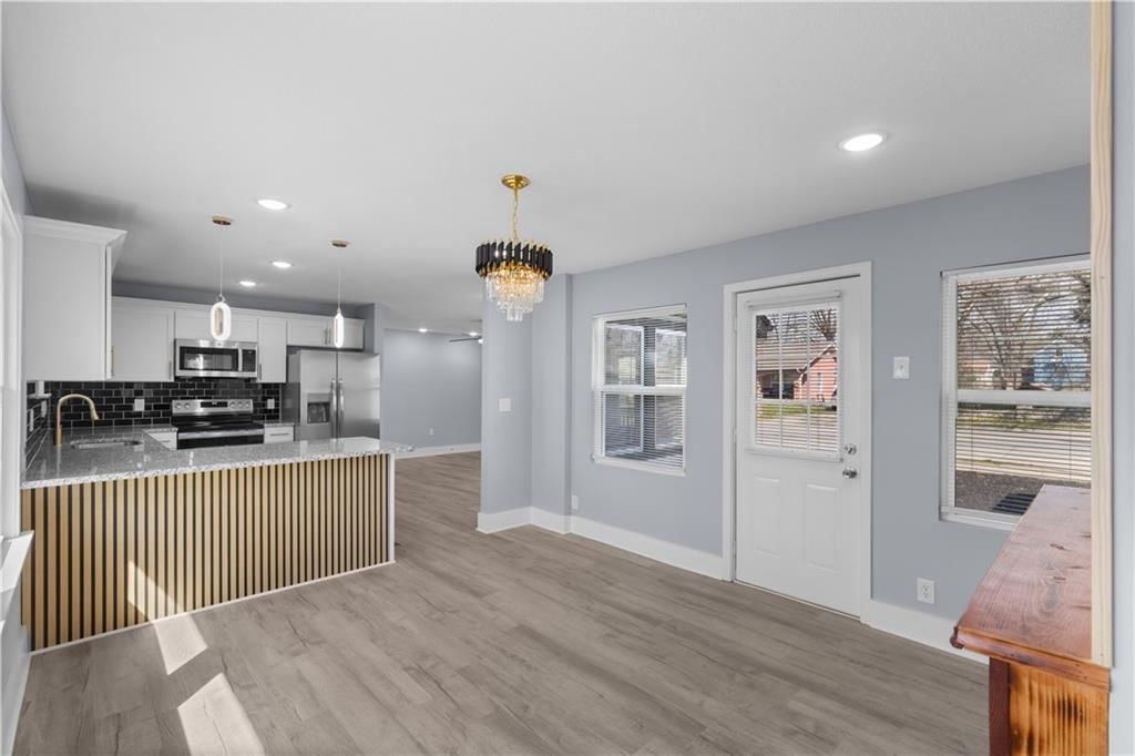 3247 Brown Avenue — photo 8