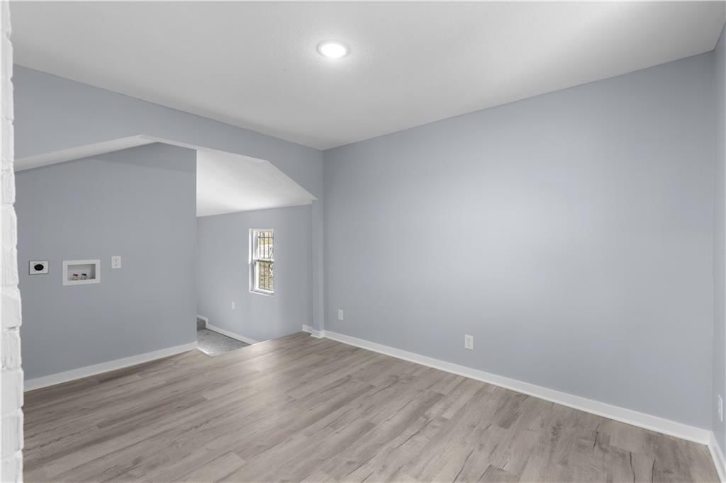 3247 Brown Avenue — photo 9