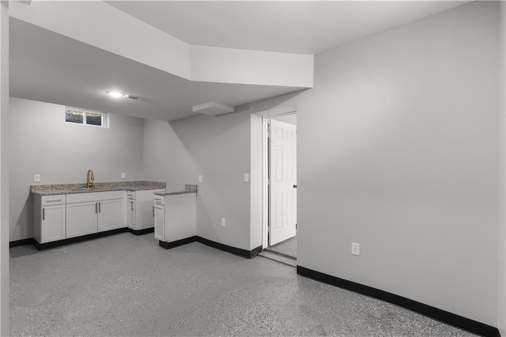 3247 Brown Avenue — photo 10