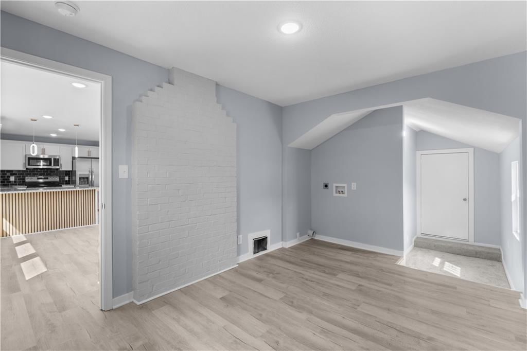 3247 Brown Avenue — photo 13