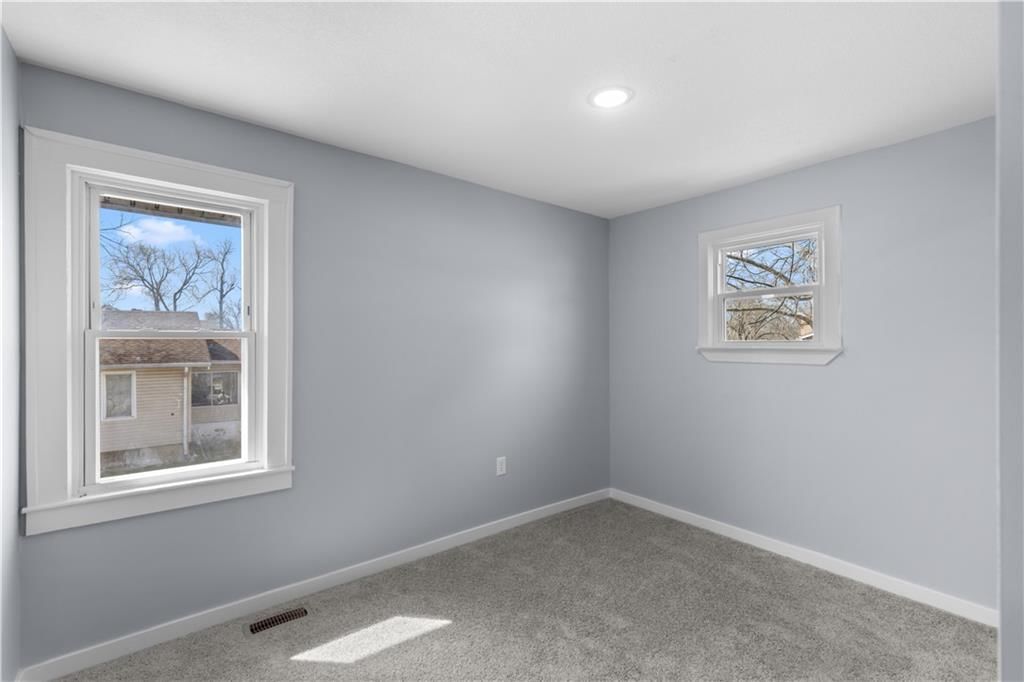 3247 Brown Avenue — photo 14