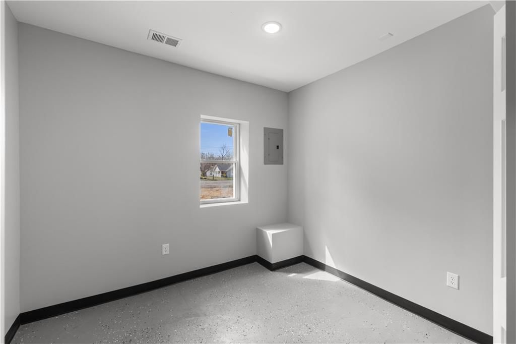 3247 Brown Avenue — photo 22