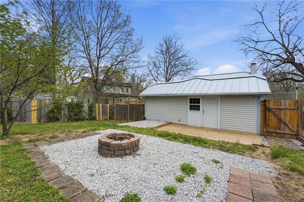 116 N Fairview Avenue — photo 32
