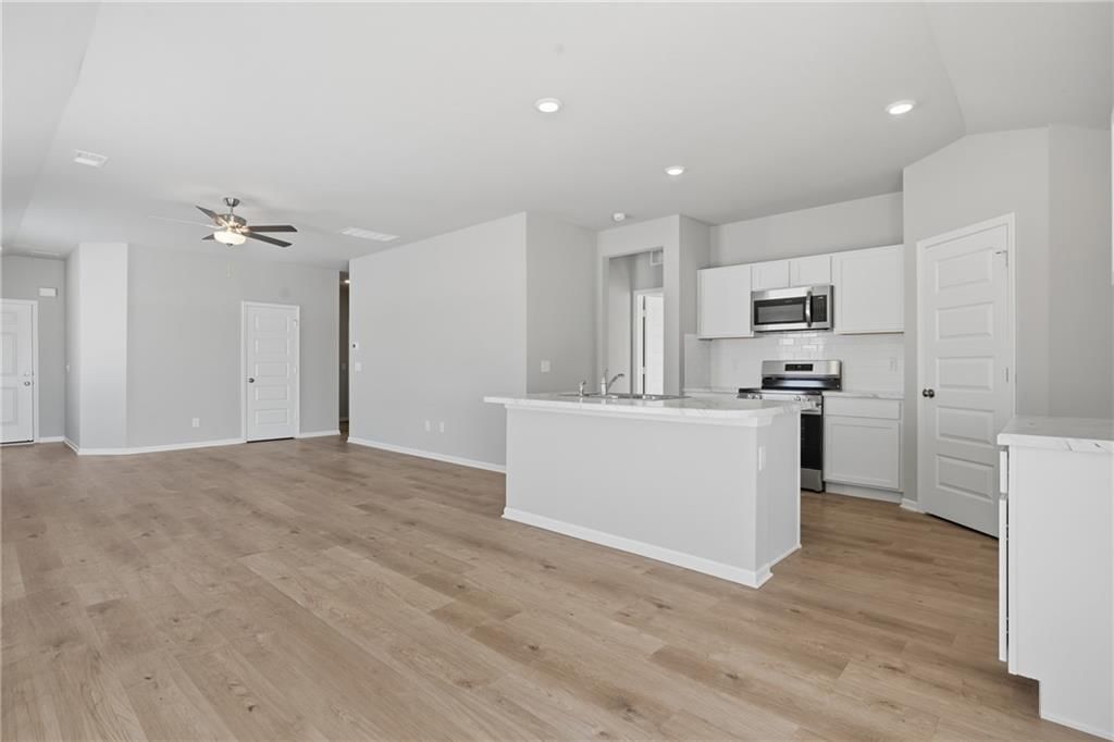 19435 Lincoln Street — photo 3