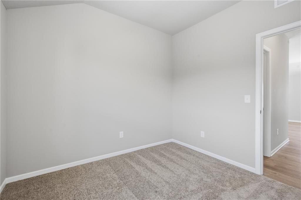 19435 Lincoln Street — photo 10