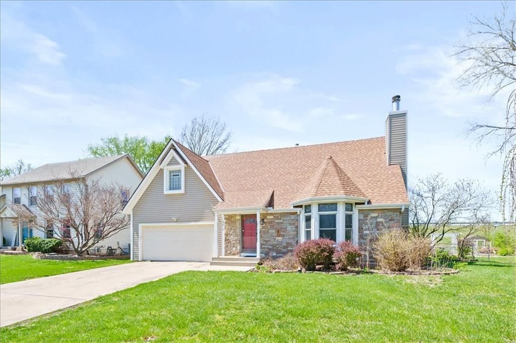 15410 Robinson Street — photo 2