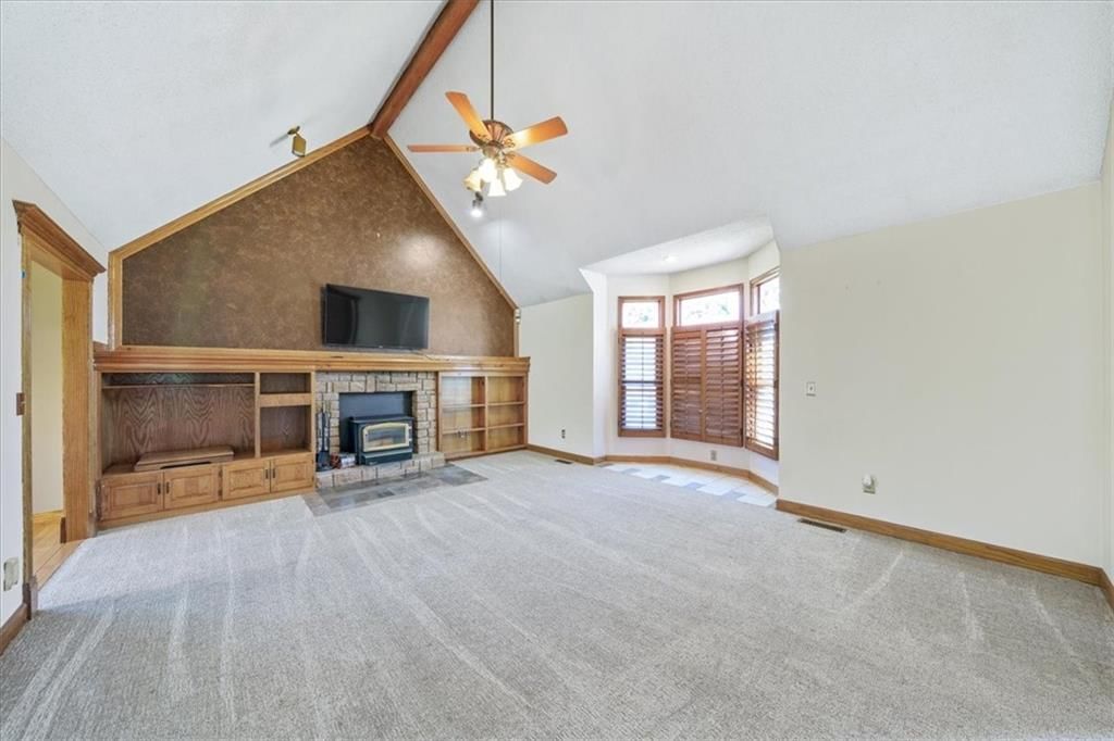 15410 Robinson Street — photo 3