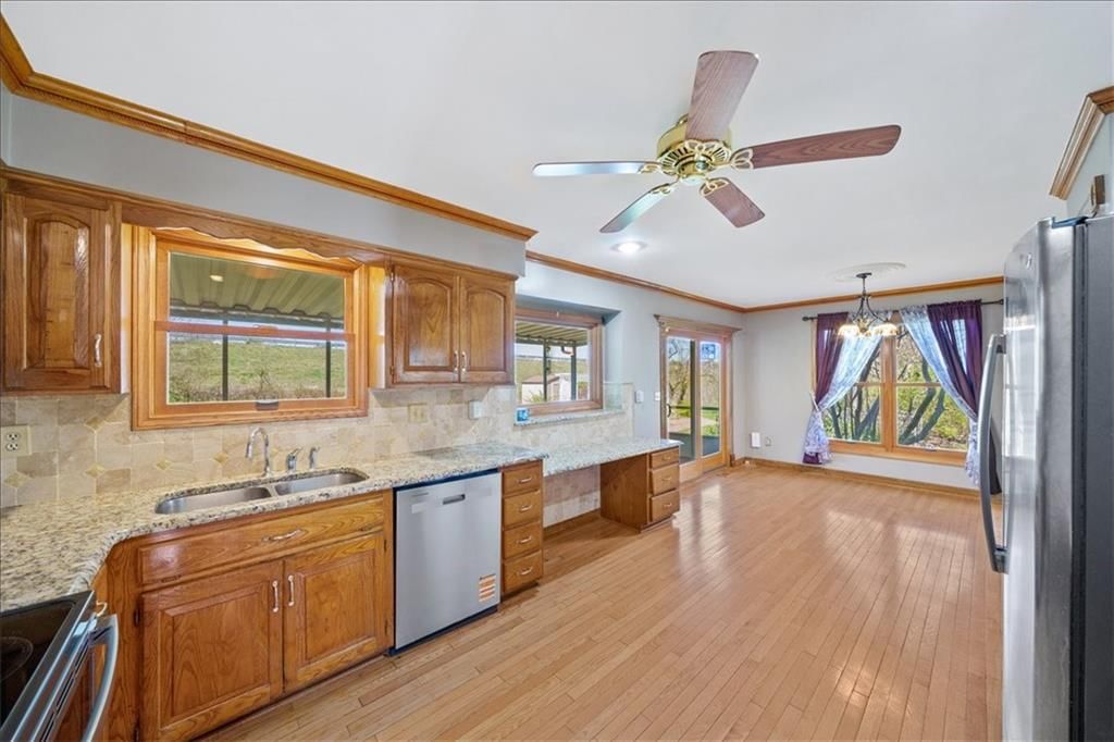 15410 Robinson Street — photo 10