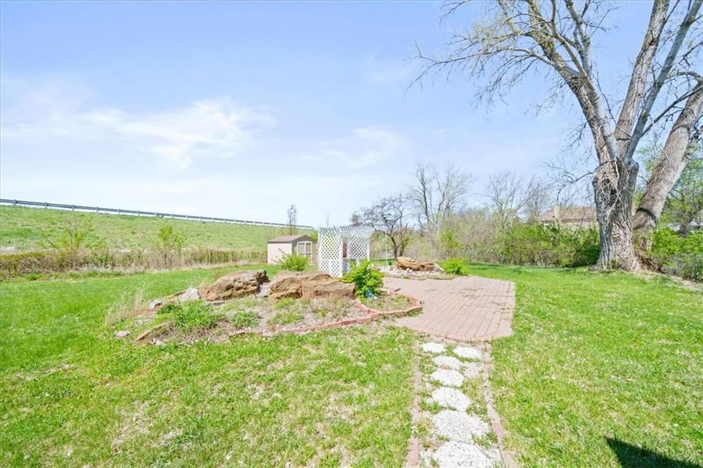 15410 Robinson Street — photo 34